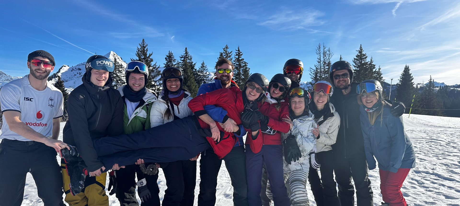 Curve group photo on the slopes