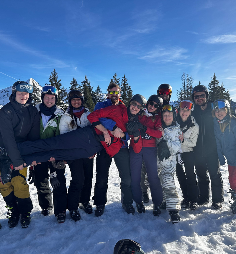 Curve group photo on the slopes